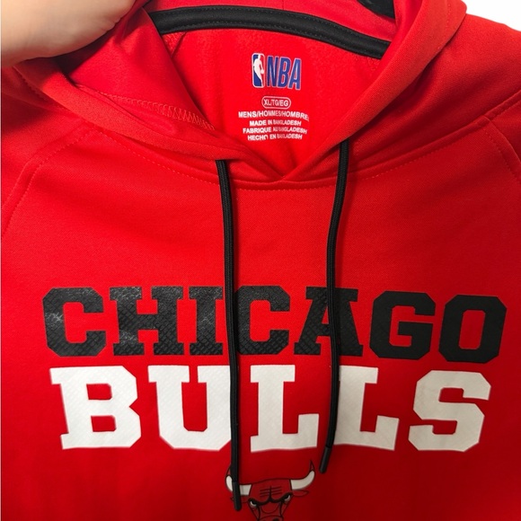 NBA Chicago Bulls Red Hoodie - Picture 2 of 3